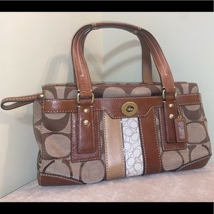 Classic Coach Signature